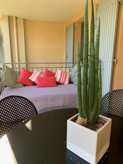 Apartment Appartement Cosy Avec Climatisation Reversible Golf De Saumane