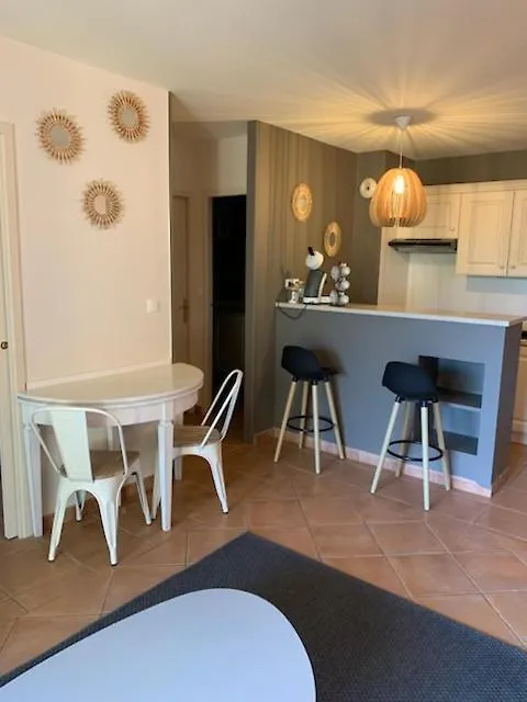 Appartement Cosy Avec Climatisation Reversible Golf De Saumane 0*, Saumane-de-Vaucluse France